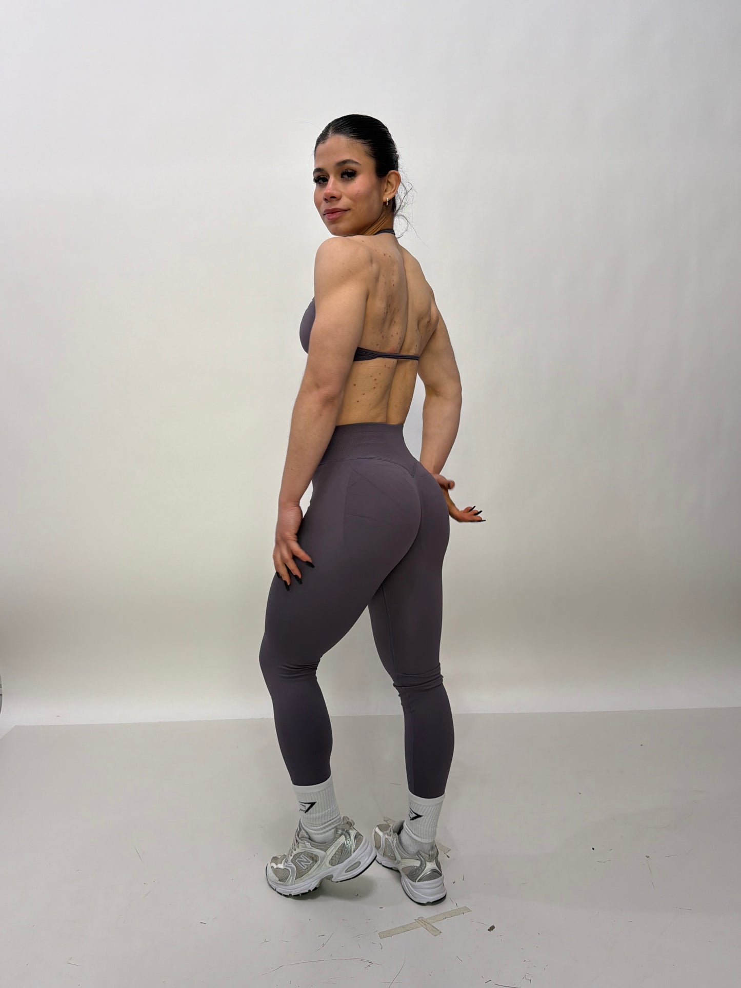 Leggins peachy + top baddie grafito