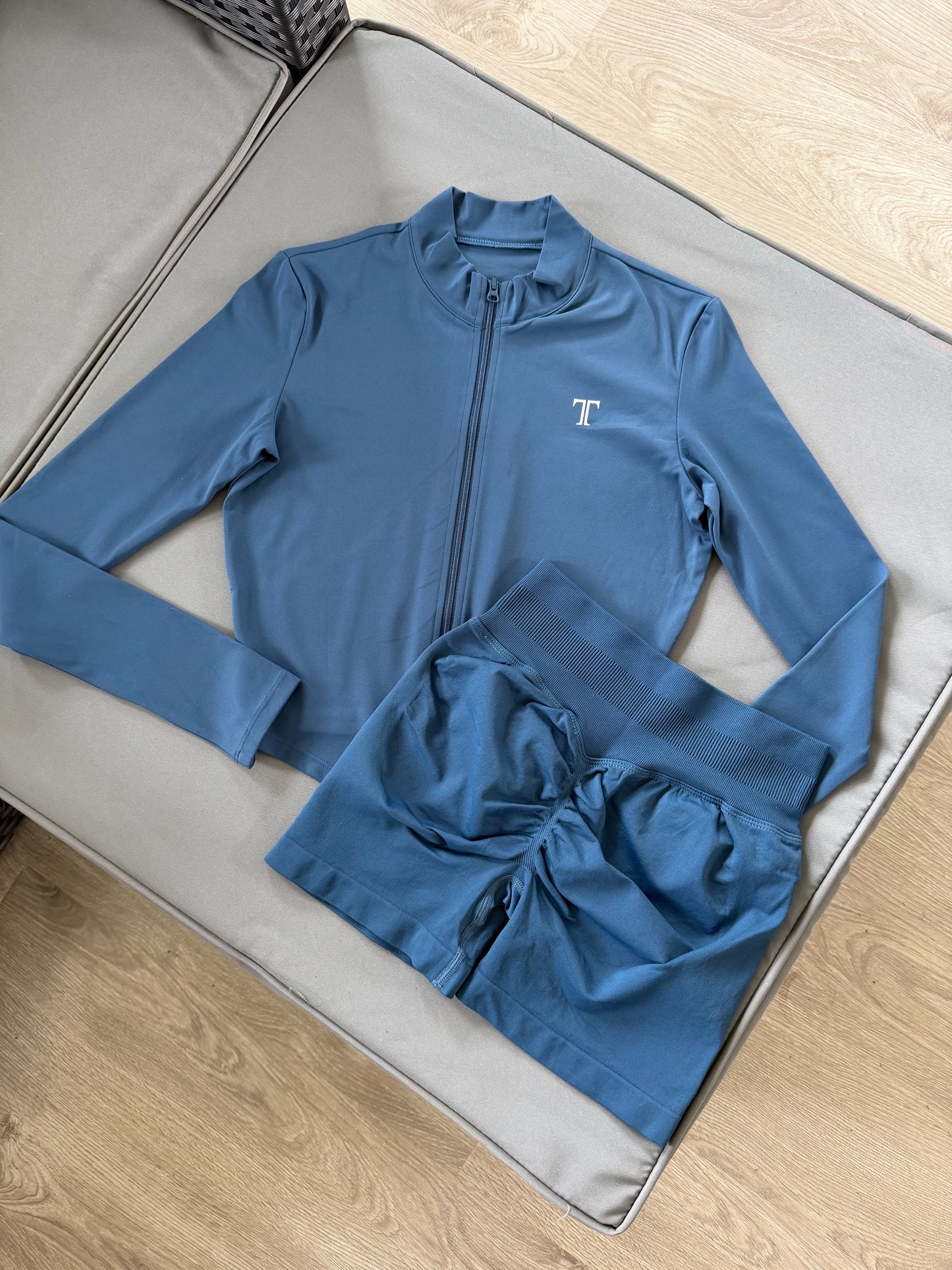 Short + Jacket