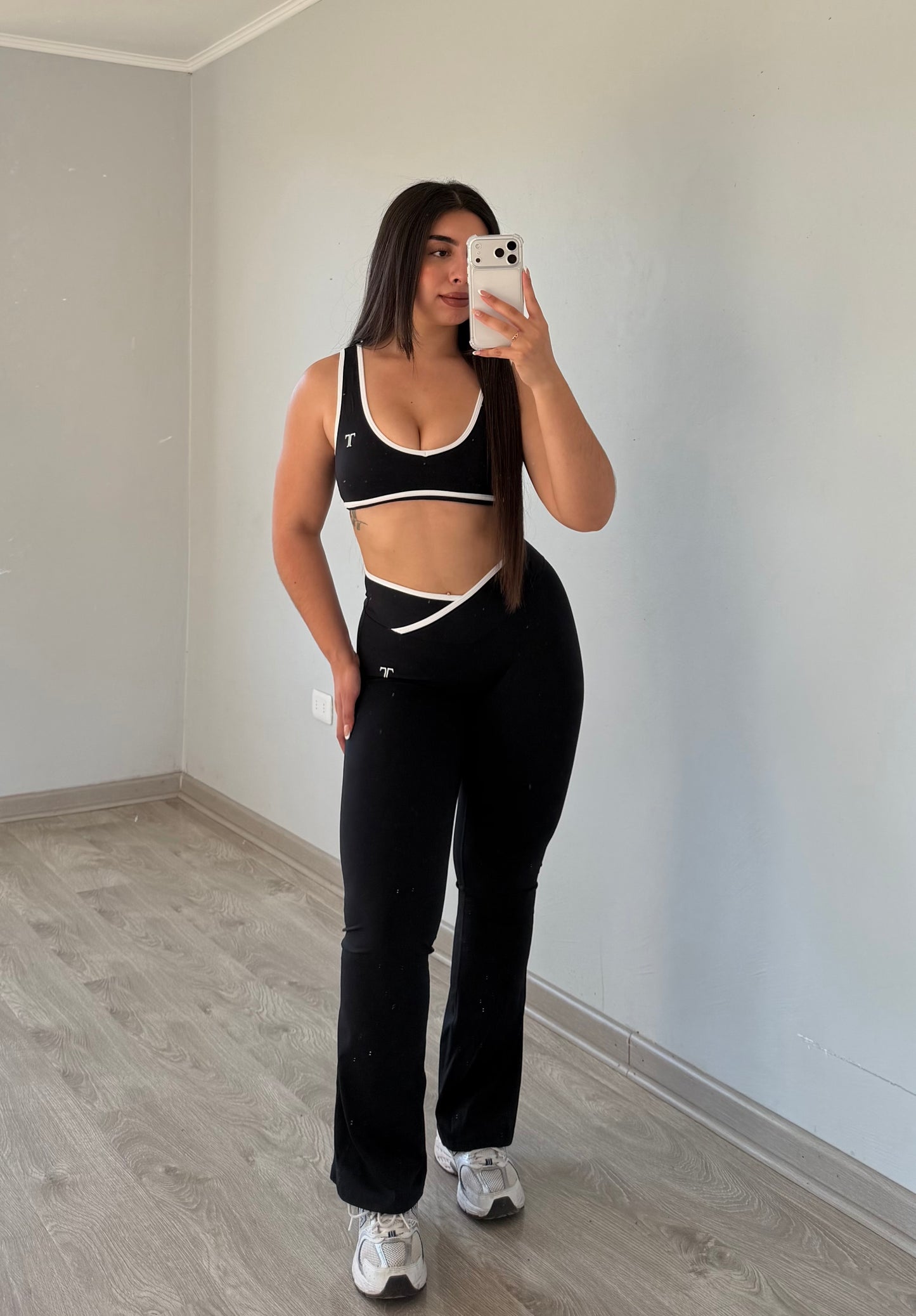 Set Becca